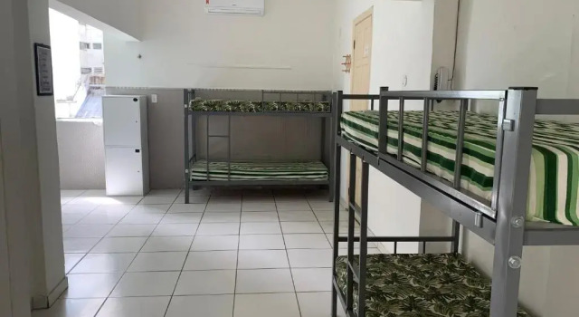 Кровать в общем номере Porto das Palmeiras Hostel