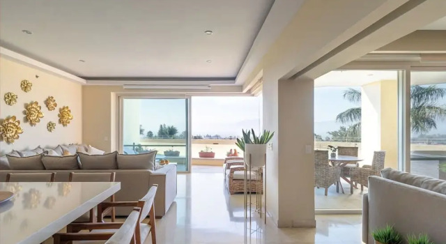 Апартаменты Enjoy Your Stay at a Luxury 3 Bedroom Condo With Stunning Lake Views