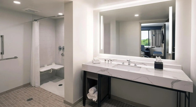 Четырёхместный номер Standard Portland Sheraton at Sable Oaks