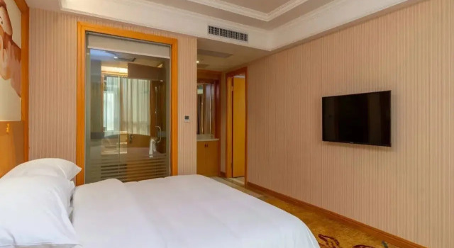 Vienna International Hotel (Huizhou Xinyu Government Square), Rezervasyon Otel Guangdong otoparklı oteller, Otopark