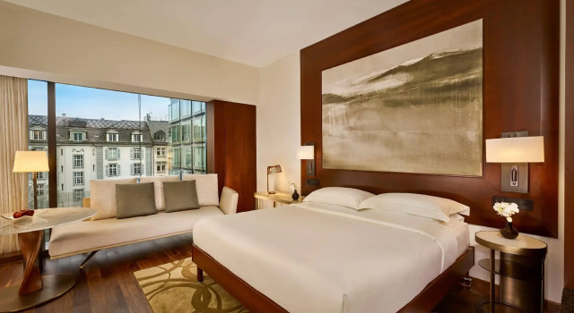 Двухместный номер на верхних этажах Park Hyatt Zurich   City Center Luxury