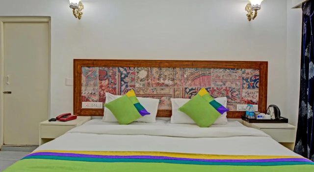 Hotel Meera Udaipur, Забронировать Отель Отели штата Раджастхана с парковкой, Парковка