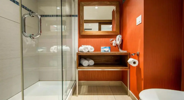 Номер Premium Hotel Universel Montréal