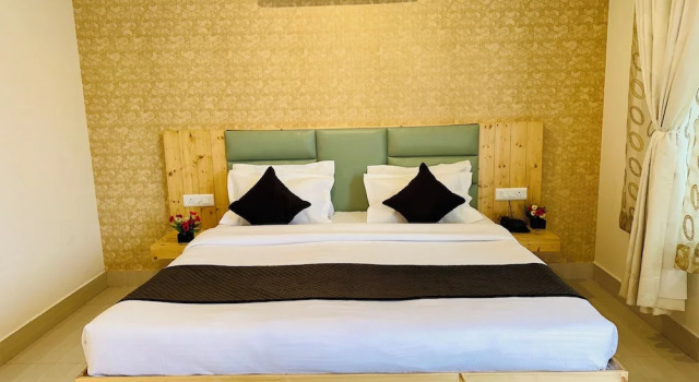 Staycation By Him Holiday Ventures, Забронировать Отель Дхармсала штат Химачал-Прадеш, рядом с HPCA Stadium