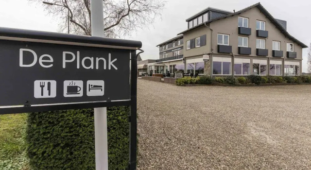 Hotel de Plank, Book Hotel Hoteller i Heuvelland med parkering, Parkering