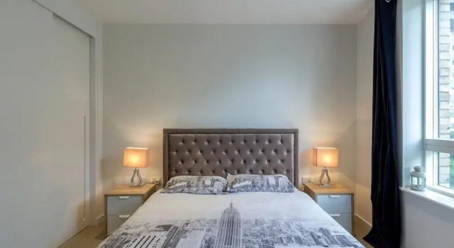 Blissful one bed Near the River, Забронировать Отель Брент , рядом с Парк «Карвилл-Холл»