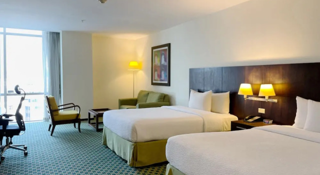 Полулюкс с видом на город Courtyard by Marriott Guayaquil
