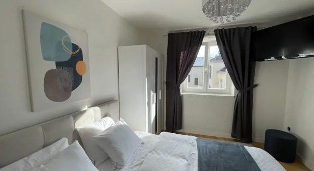 4-room apartment near Charles Square, Забронировать Апартаменты/квартира Прага Чехия, рядом с Каролинум