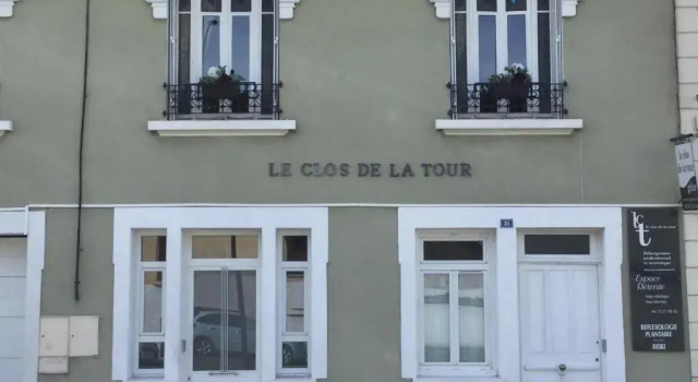 Le Clos De La Tour, Rezerwuj Hotel Tour-du-Pin Isère