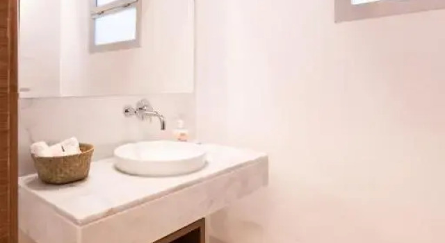 Luxury one bedroom apartment - Best location, Забронировать Апартаменты/квартира Отели Рабата с парковкой, рядом с Ministry of Energy, Mines, Water and Environment, Парковка