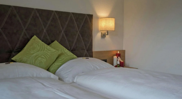 Spacious Apartment Near Ski Area in Mayrhofen, Забронировать Апартаменты/квартира Отели Майрхофен с парковкой, Парковка