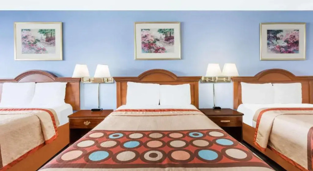 Номер Superior Super 8 by Wyndham Greensboro