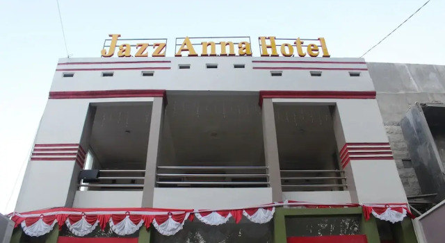 OYO 1263 Jazz Anna Hotel, Prenota Hotel Hotel a Sulawesi con parcheggio, Parcheggio