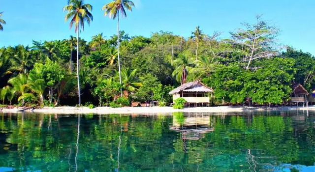 Raja ampat travel, Prenota Hotel Sorong West Papua