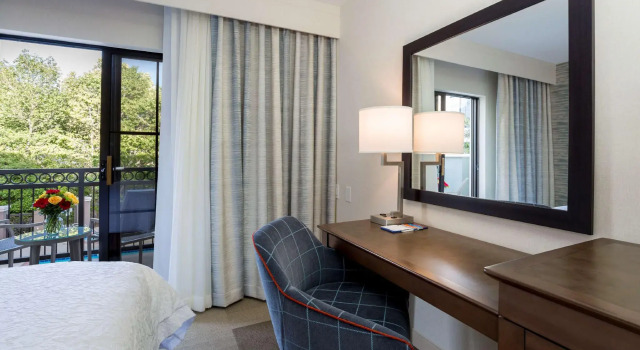 Четырёхместный номер Standard Hampton Inn Santa Barbara/Goleta