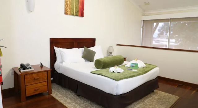 Номер Standard c 1 комнатой с балконом Huon Gulf Hotel