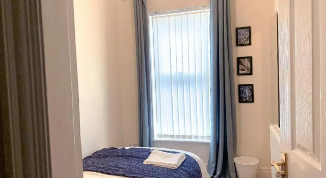 Large House Near Anfield & Liverpool Town, Varaa Hotelli Anfield Liverpool