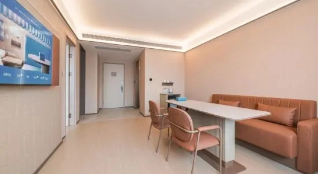 Люкс Deluxe HanTing Pingdingshan Pingmei Central Station Hotel