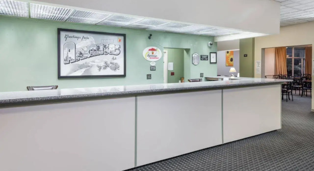 Super 8 By Wyndham Hope, Boek Hotel Hotels in Missouri met zwembad, Zwembad