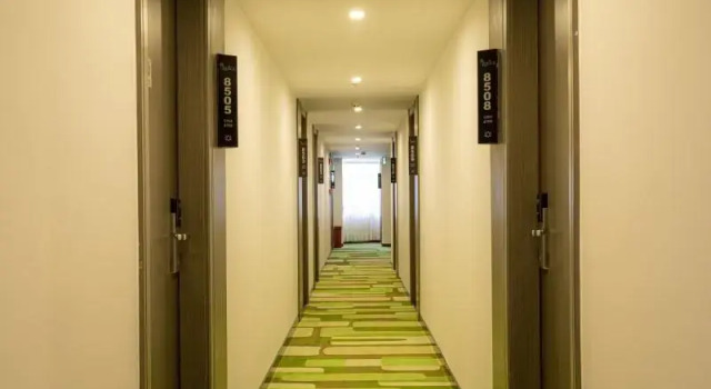 Vatica Hotel Haikou Jinniuling Park Haizhiyuan, Забронировать Отель Лунхуа Хайкоу, рядом с Jinniuling Park