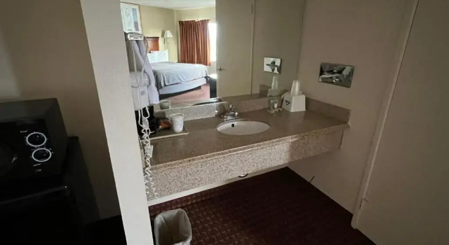 Двухместный номер Standard c 1 комнатой Days Inn & Suites by Wyndham Rancho Cordova