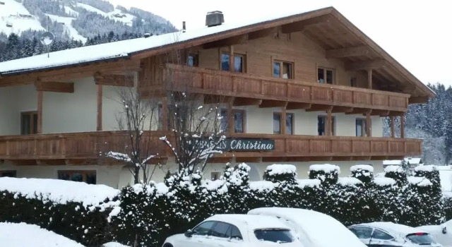 Pension Garni Christina, Rezervovat Hotel Hotely v Tyrolsko s parkováním, Parkování