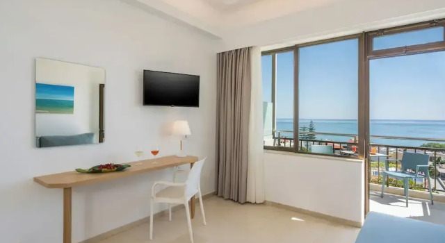 Студия Superior Hermes Sea View