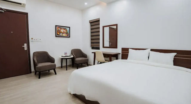 Двухместный номер Standard с балконом The Eastern Hotel & Apartment