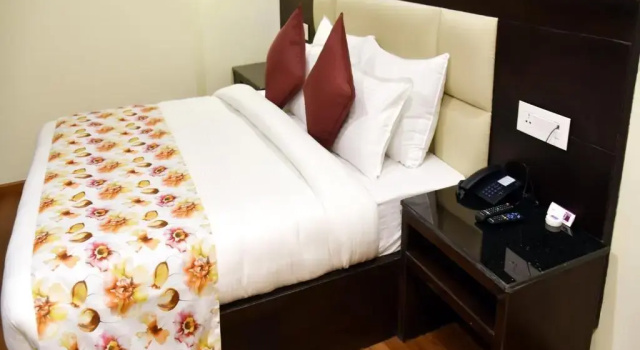 Номер Deluxe Clarks Inn Suites Katra