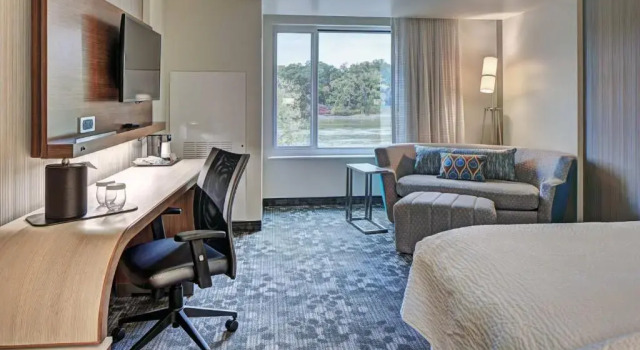 Standard Zimmer mit Flussblick Courtyard by Marriott Appleton Riverfront
