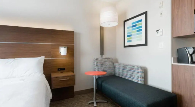 Run of House Holiday Inn Express Grande Prairie by IHG