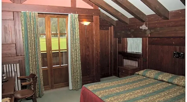 Hotel California, Prenota Hotel Ayas Champoluc