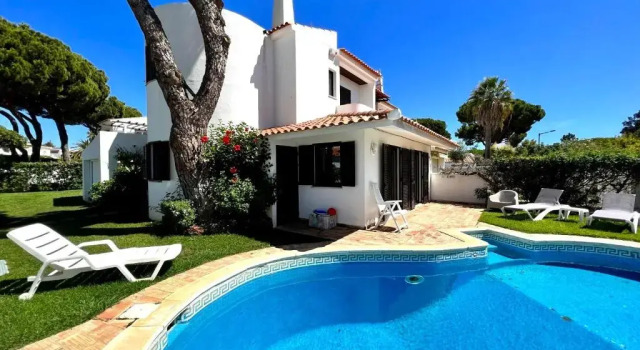 Вилла Vilamoura Traditional Villa with Pool by Homing