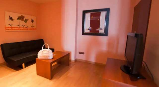 Полулюкс Hotel Andia