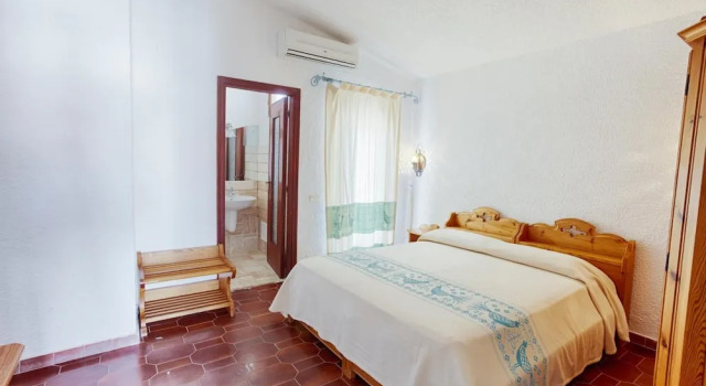 Апартаменты Мансарда с балконом HOTEL Al FARO , SPIAGGIA LA CINTA ,SAN TEODORO