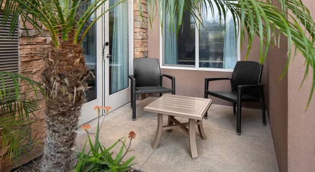 Номер Standard с видом на бассейн Residence Inn Tustin Orange County