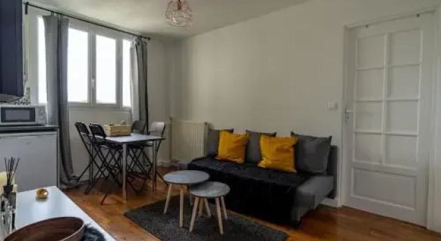Charmant 2 pièces pour 4 personnes à Courbevoie, Забронировать Отель Курбевуа Дефанс