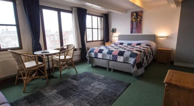 Hotel Adolesce