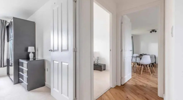 2 Bed/2 Bath & Free Parking - Langley/Heathrow, Varaa Huoneisto Asunnot kohteessa Merseyside, Huoneisto