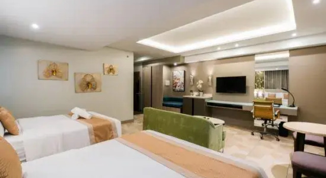 Полулюкс Zuri Hotel