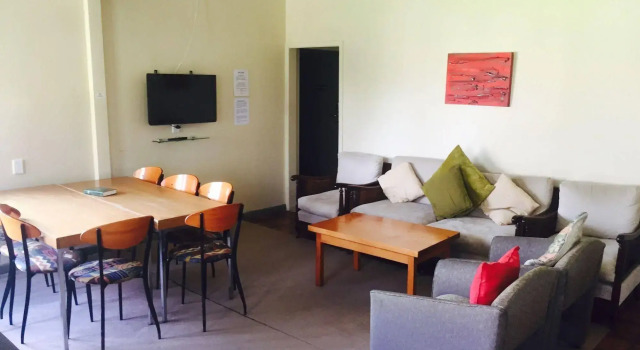 Kiwi Airport Backpackers, Забронировать Отель Отели Мангере 4 звезды, 4*