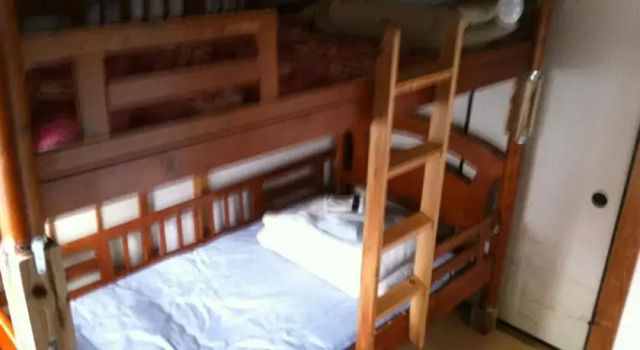 Guest House Aloha Spirit Fukuoka, Забронировать Гостевой дом Хаката , рядом с Daimaru Fukuoka Tenjin