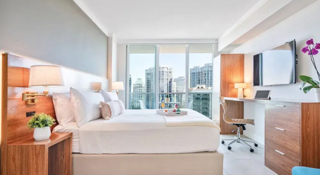 Номер Comfort iCoconutGrove - Luxurious Vacation Rentals in Coconut Grove