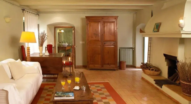 Полулюкс Hotel la Plaça Madremanya