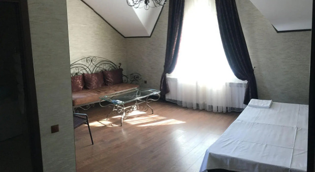 Полулюкс Красный замок