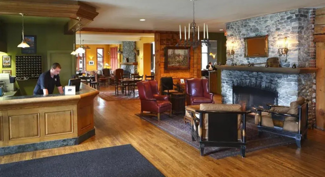 Emerald Lake Lodge, Prenota Hotel Hotel a Field con colazione, Colazione