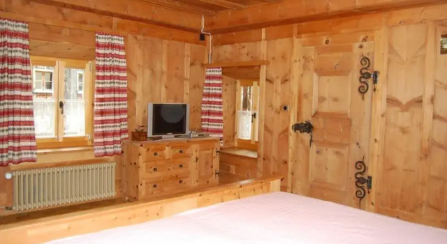 Chasa Städler - Ferienwohnung mit 113m2 für max. 5 Personen, Book Hotel Zernez 