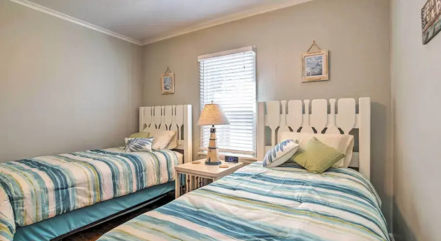 Modern Sturgeon Bay Home by Potawatomi State Park!, Забронировать Отель Стерджен-Бей Door County, рядом с Галерея Маргарет Локвуд
