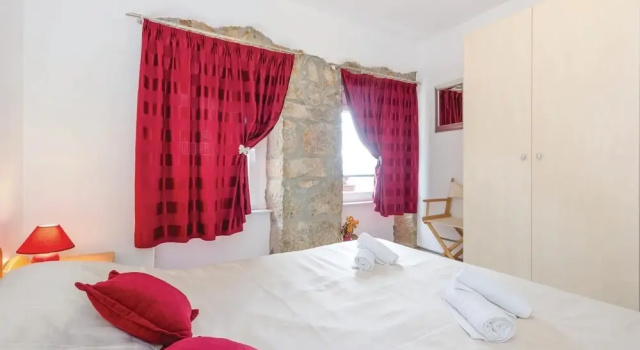 Amazing Home in Medveja with Hot Tub, WiFi & 4 Bedrooms