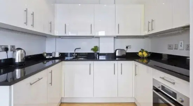 Апартаменты Цокольный этаж c 1 комнатой Red Lion Court by City2Stay